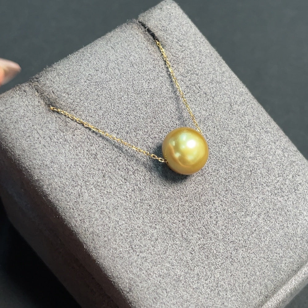 Seawater Pearl Inlaid Necklace 18K Gold Color Origin Undetermined