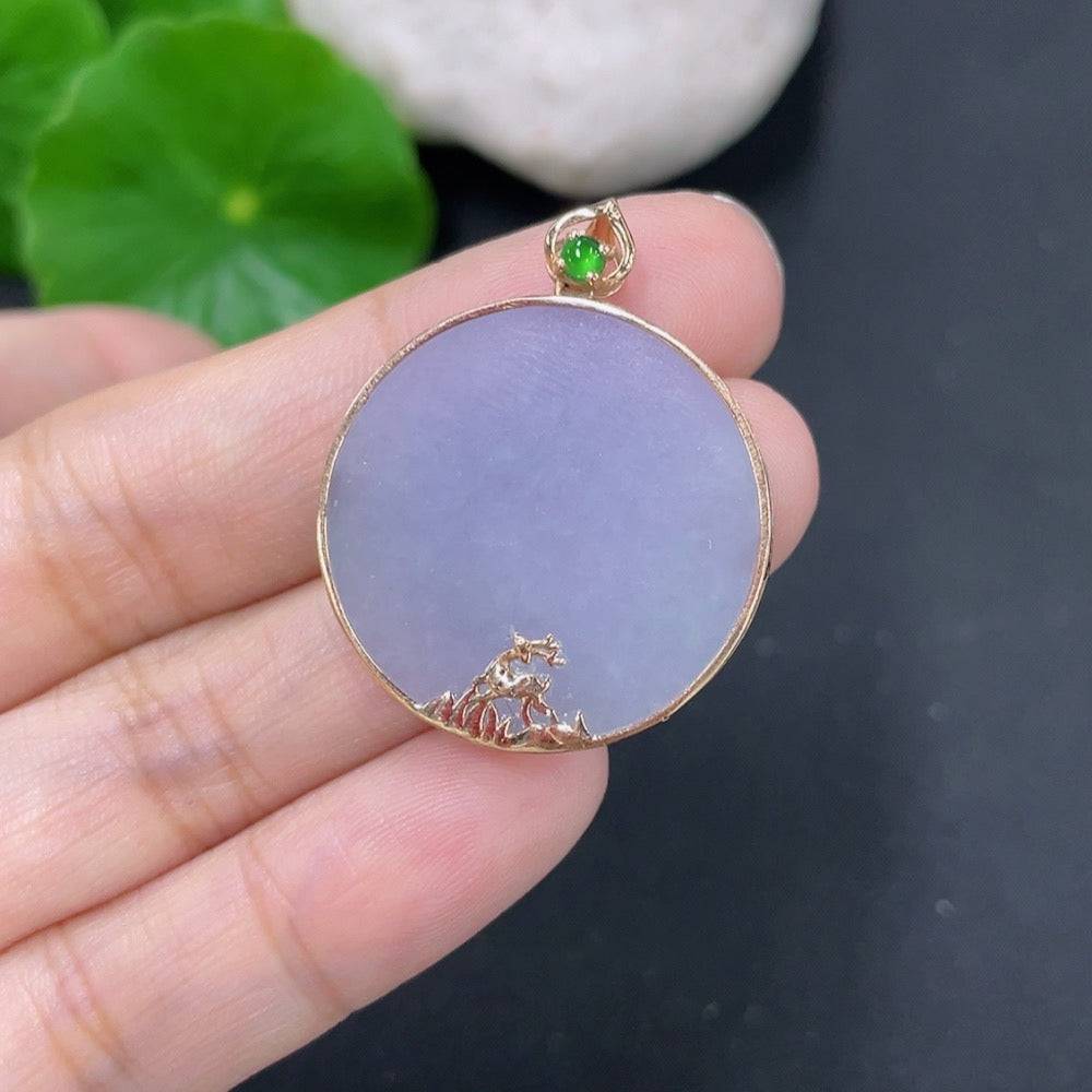 Jadeite plain pendant necklace by HUILIU HQ, featuring an 18k gold chain with a smooth jade pendant, weight approximately 5.08g.
