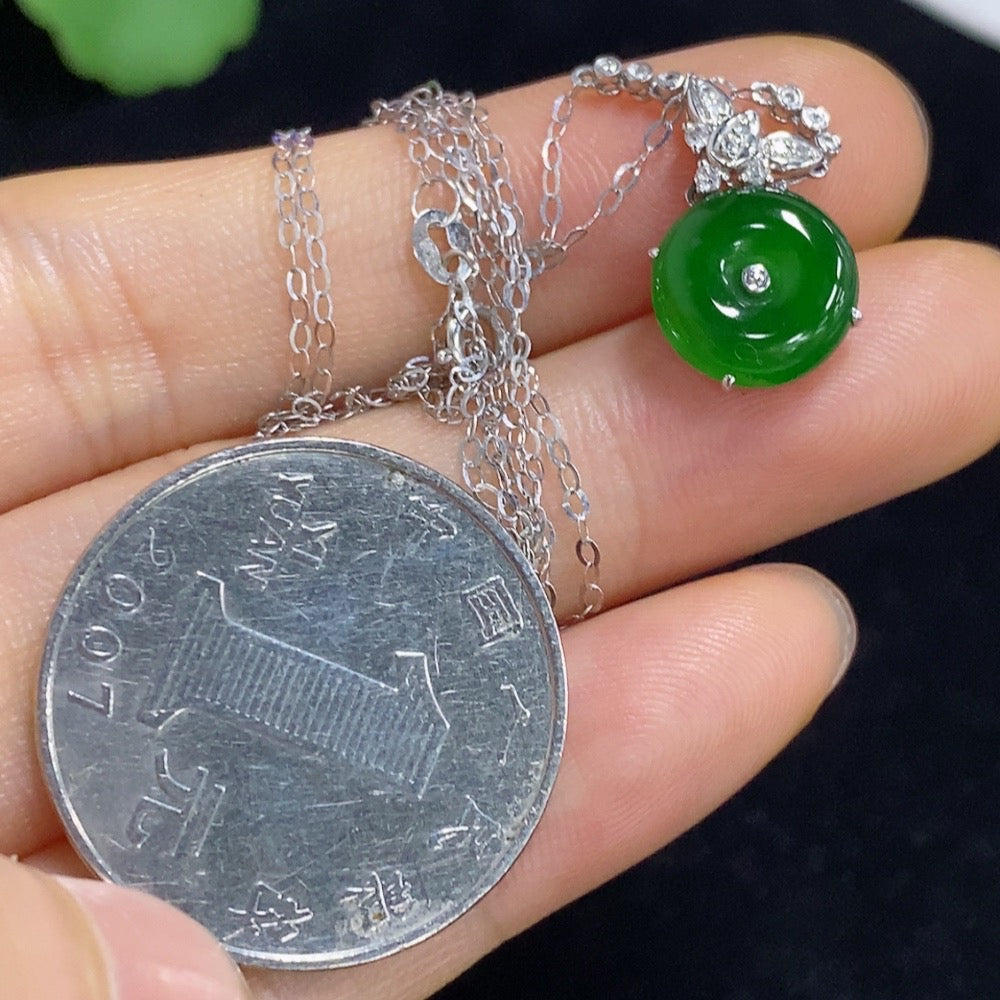 Jadeite Peace Knot Pendant Set in 18K Gold with Diamond Accents, Total Weight Approx. 1.95g (Including Chain)