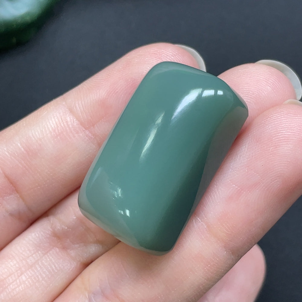 Hetian Jade plain pendant necklace by HKHQ, featuring a smooth, polished jade pendant weighing 16.48g.