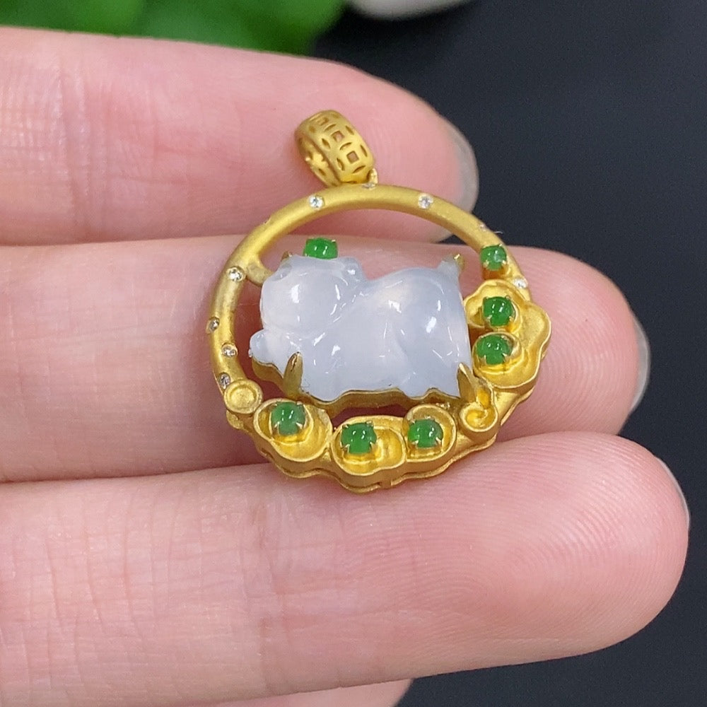 Jadeite Inlaid Pendant with White Back Cover Non-Gold and 18K Gold Rest, Total Weight Approx. 4.1g, Set with Diamonds