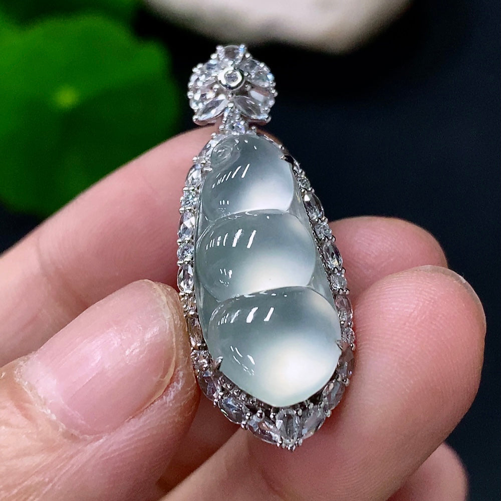 Jadeite Blessed Bean Pendant Set in 18k Gold with Diamond Accents, Total Weight Approximately 5.65g