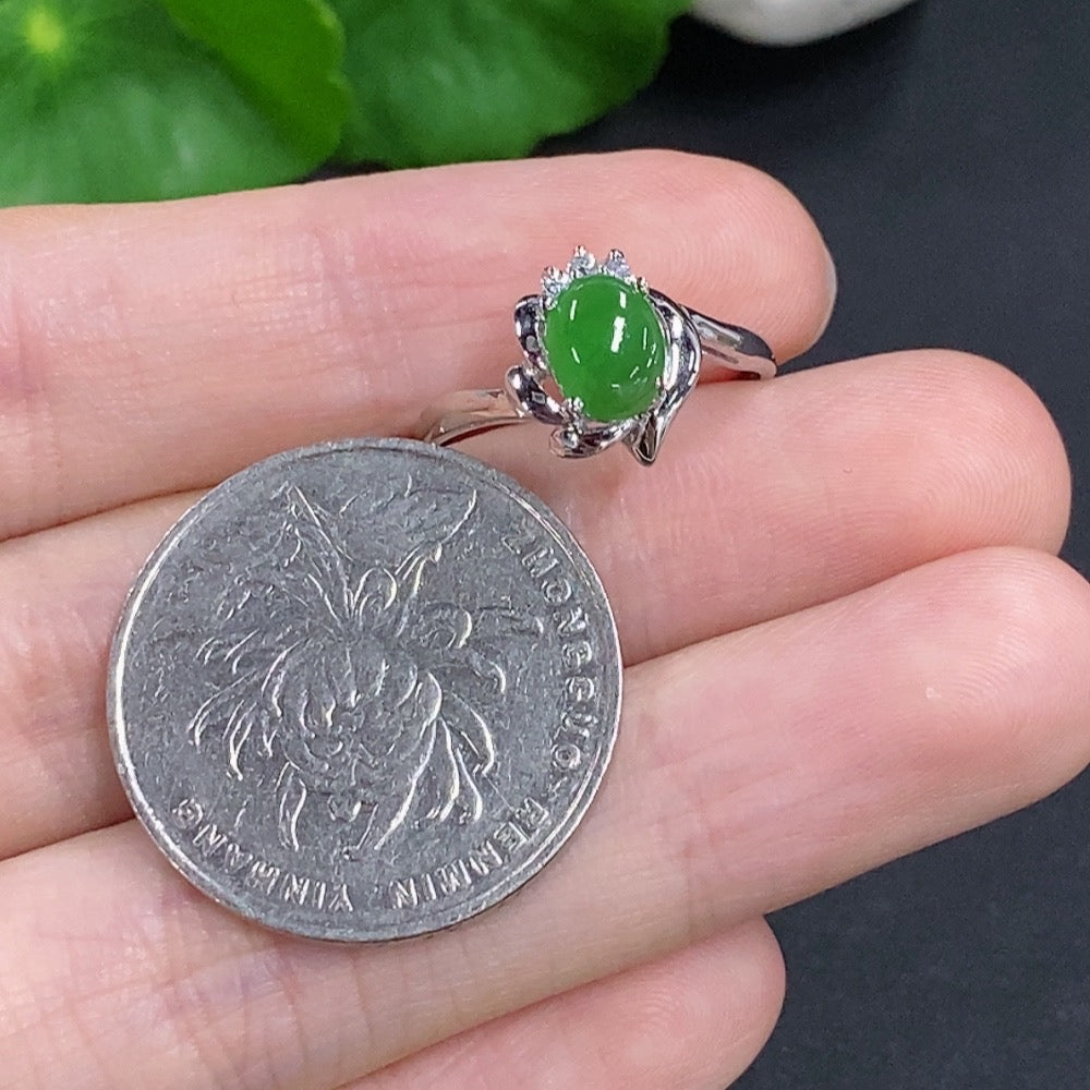 Jadeite Cabochon Ring 18K Gold No Diamond