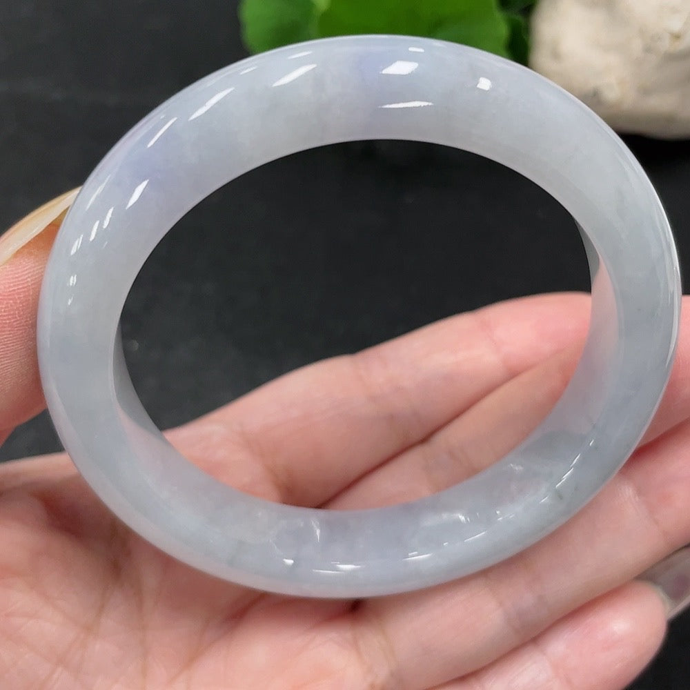 HUILIU HQ jadeite round bangle, size 55.7, crafted from green jade, showing smooth polished surface and elegant circular design.
