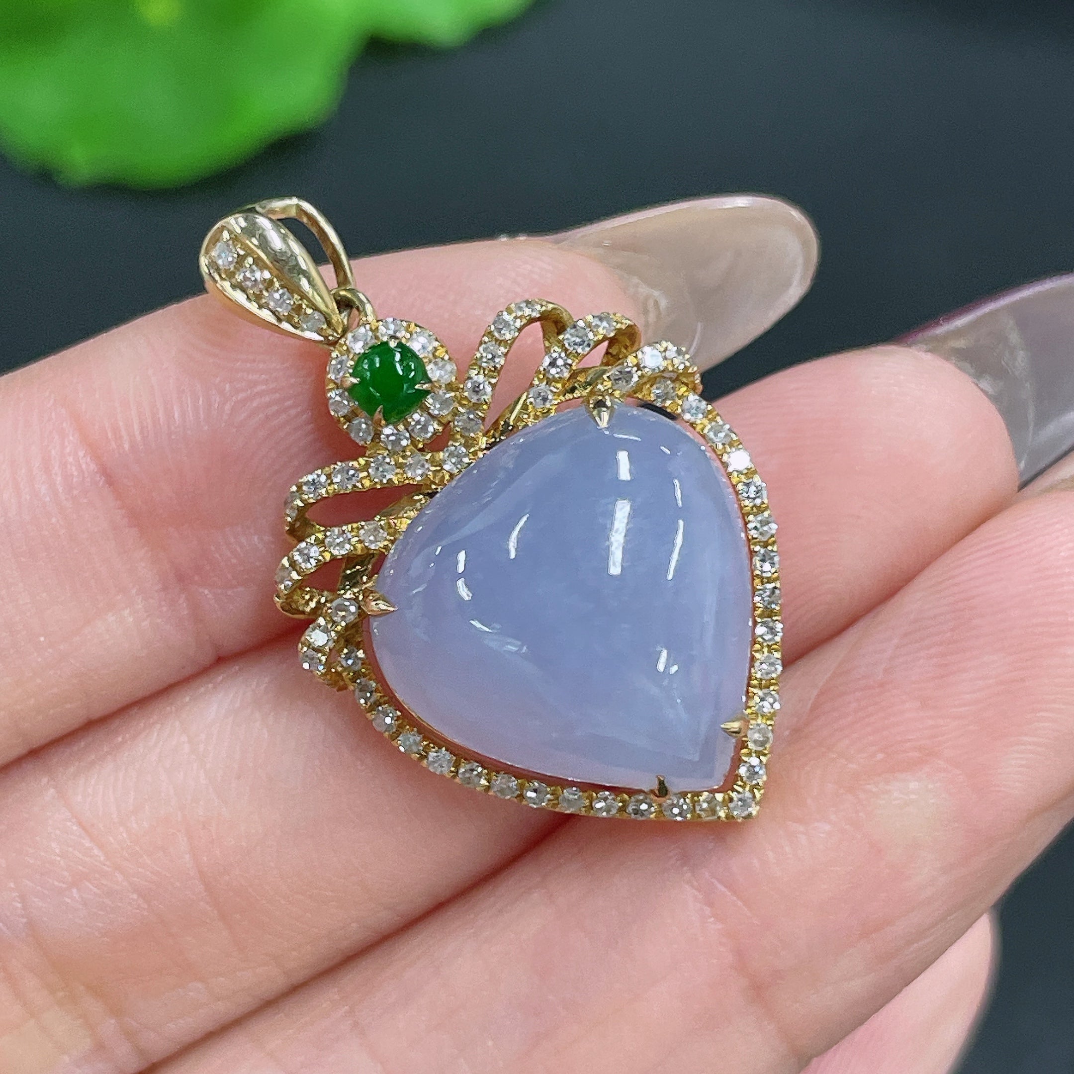 Jadeite Pendant 18k Gold Inlaid with Diamonds Total Weight Approx. 4.95g