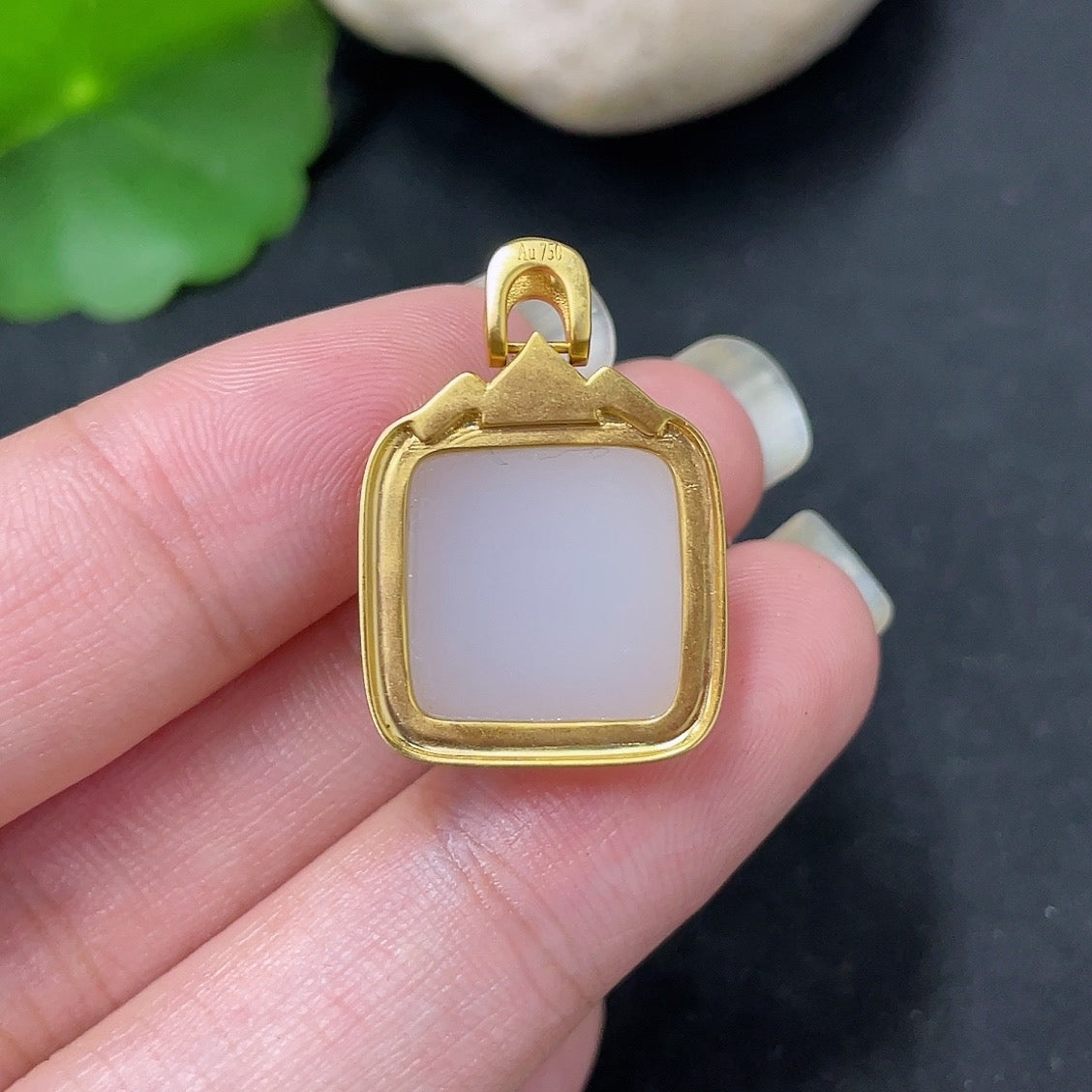 Hetian jade pendant with diamond accents in 18K gold, HKHQ necklace featuring a plain, elegant design with a total weight of 5.5g.