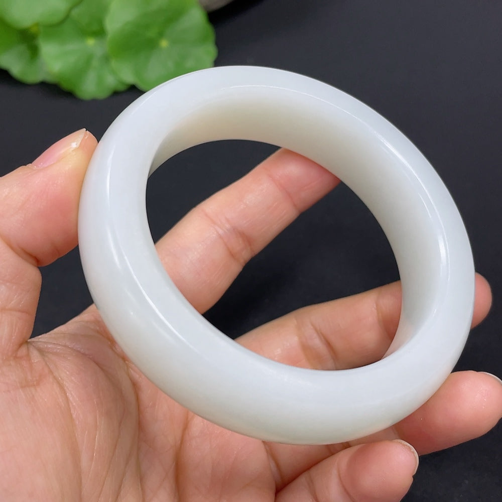 Hetian Jade Round Bracelet Size 56.3 Total Weight Approx. 88.8g Undetermined Skin Color Origin