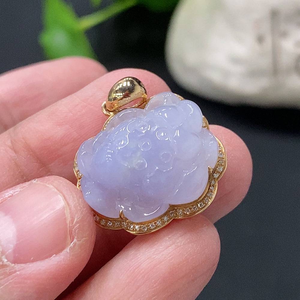 Huiliu Jadeite Lotus pendant set with inlaid diamonds, featuring a polished jadeite pendant and complementary jewelry pieces.