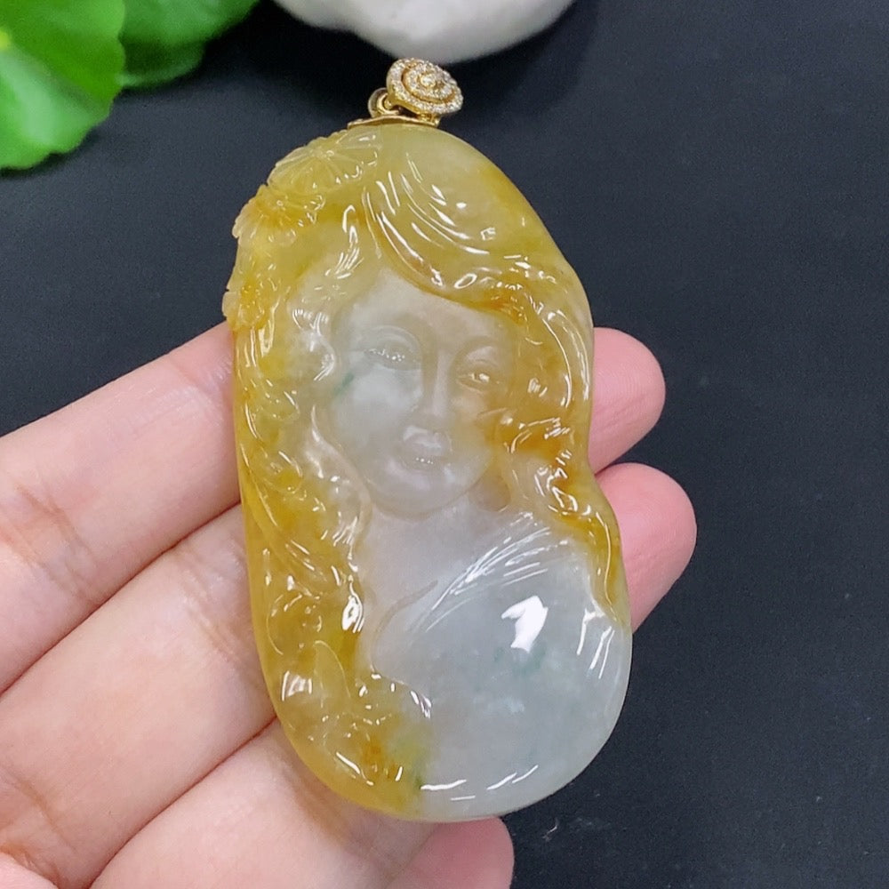 Jadeite Pendant with 18K Gold Clasp, Total Weight Approx. 35.3g