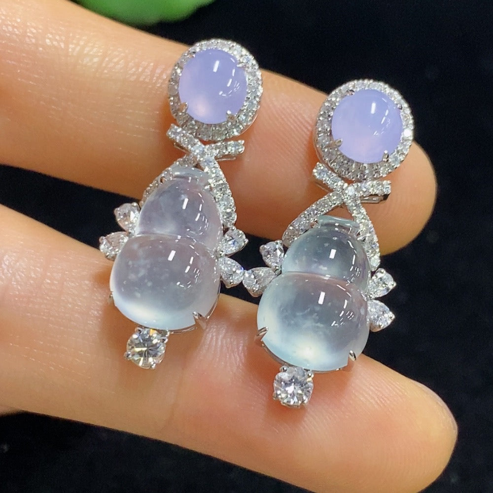 Jadeite gourd-shaped earrings with 18k gold inlay and diamond accents, crafted by HUILIU HQ, weighing approximately 6.89g.
