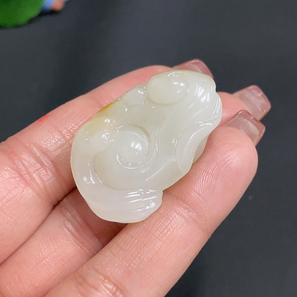 Hetian Jade Pendant, Ruyi, Undetermined Skin Color Origin, Total Weight Approx. 16.6g