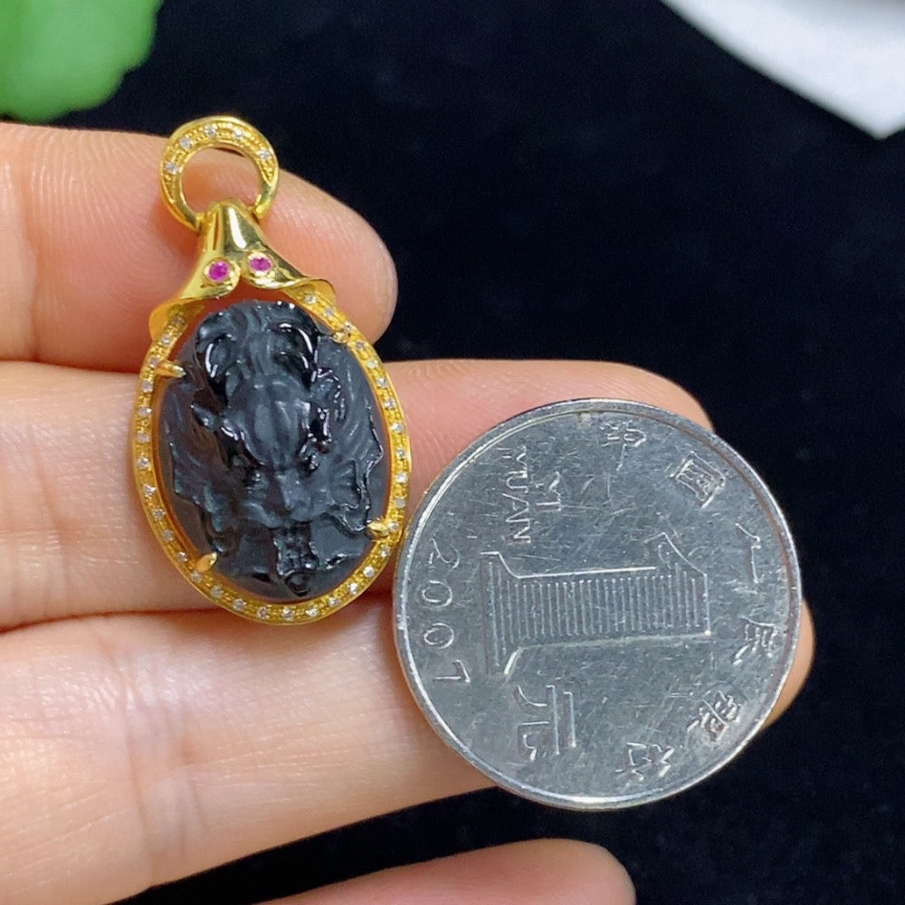 Jadeite Dragon Pendant with 18K Gold and Diamond (Colorless) Accents, Total Weight Approx. 4.06g