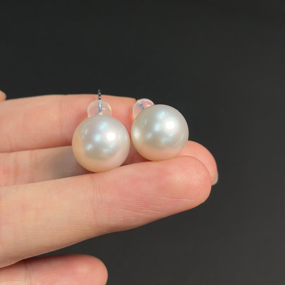 18k seawater pearl earrings, total weight approximately 6.23g, size about 12.3mm