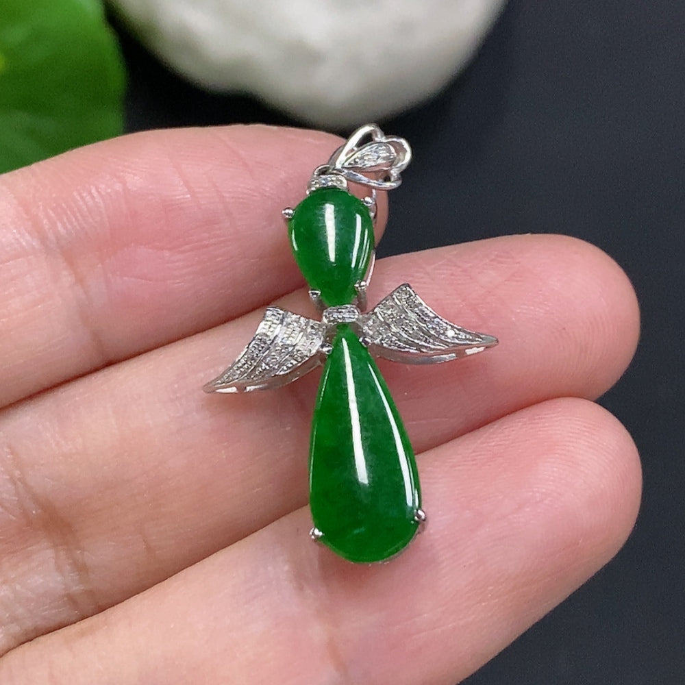 Colgante de jadeíta con montura de oro de 18K, peso total aprox. 1.9g (con acentos de diamantes)