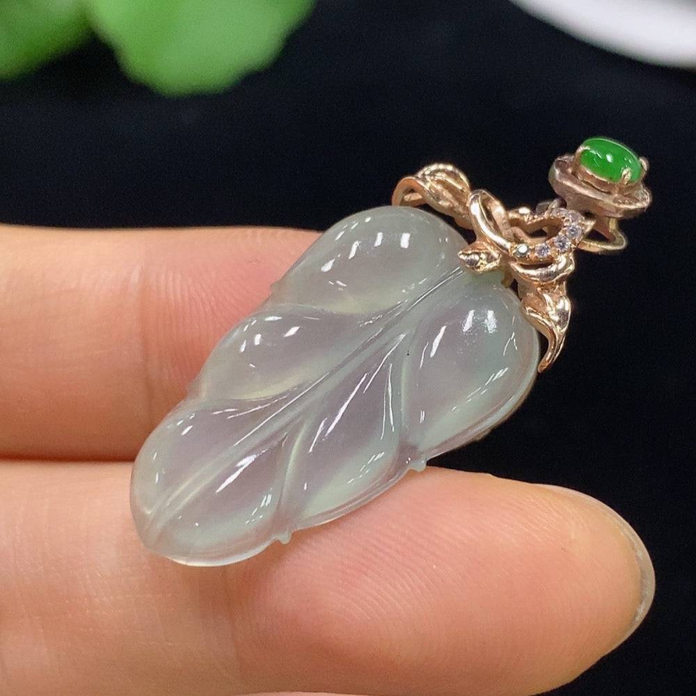 Huiliu Jadeite Leaf Pendant with AU50% non-diamond, crafted from green jade, featuring a detailed leaf design.