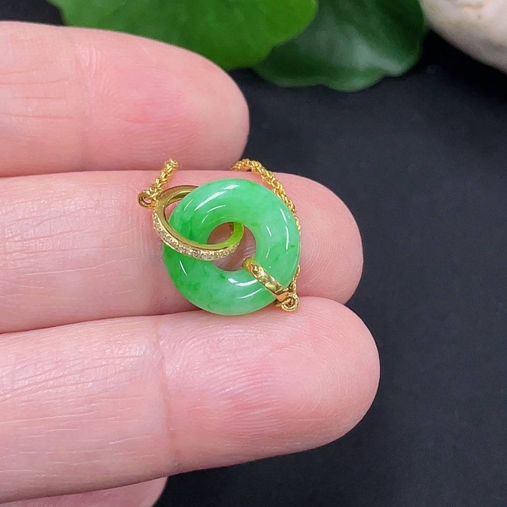 Jadeite inlaid necklace with 18K gold, featuring natural jade stones, from HUILIU HQ, weighing approximately 2.3 grams.