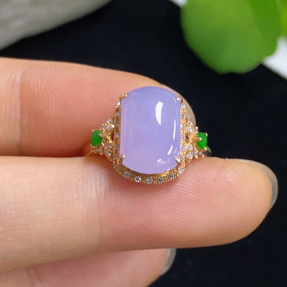 HKHQ Jadeite plain pendant ring with 18K diamond accents, showcasing a smooth jadeite band and sparkling diamond details.