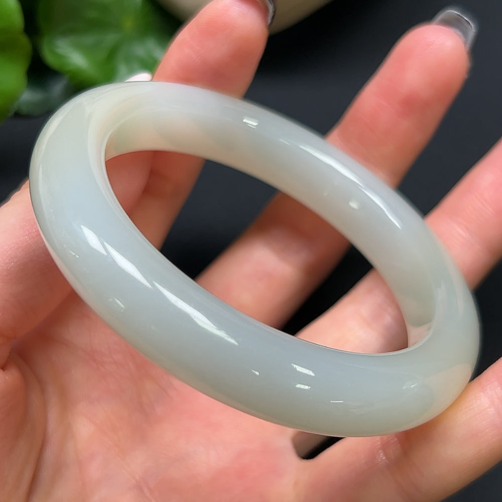 Hetian Jade Round Bangle