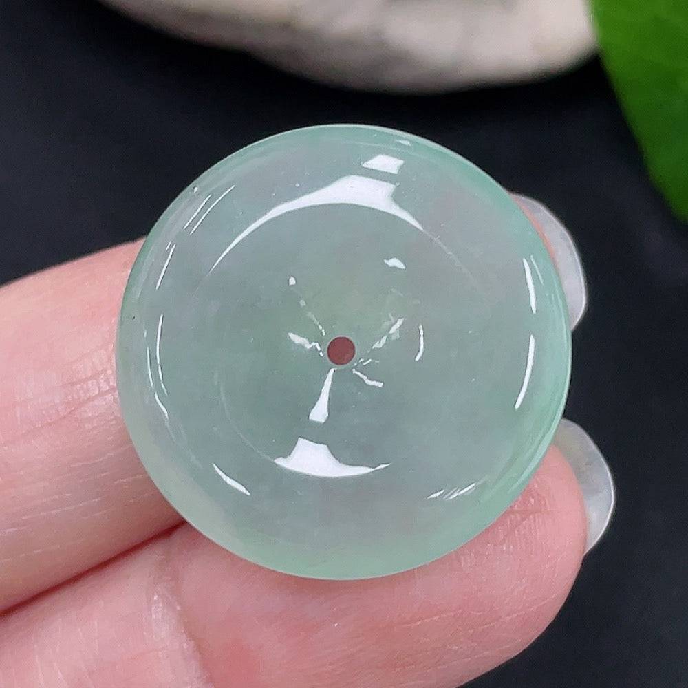 Jadeite Peace Knot pendant from HUILIU HQ, intricately carved jade jewelry weighing approximately 6.1 grams.