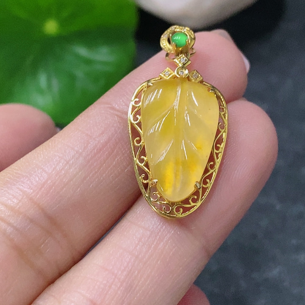 Jadeite inlaid leaf pendant with and diamond accents, total product weight approximately, color origin of yellow parts undetermined | Huiliu Certified