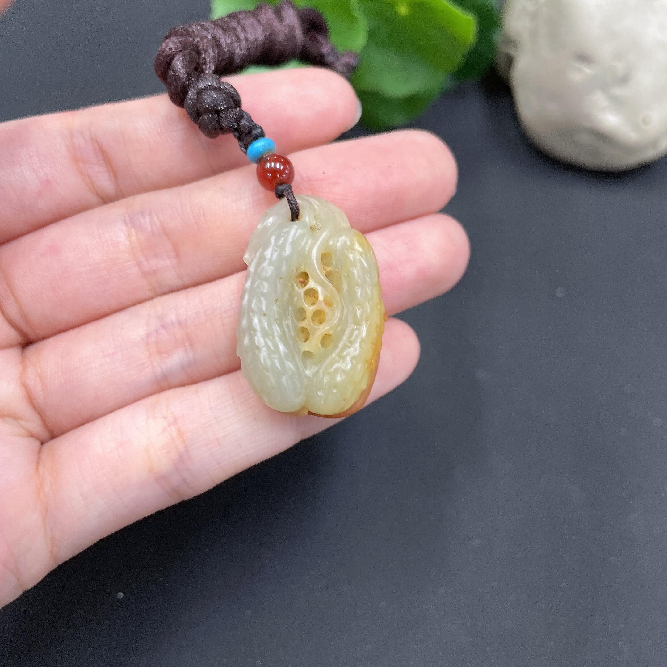Hetian Jade Pendant Total Weight 12.44g (including rope)