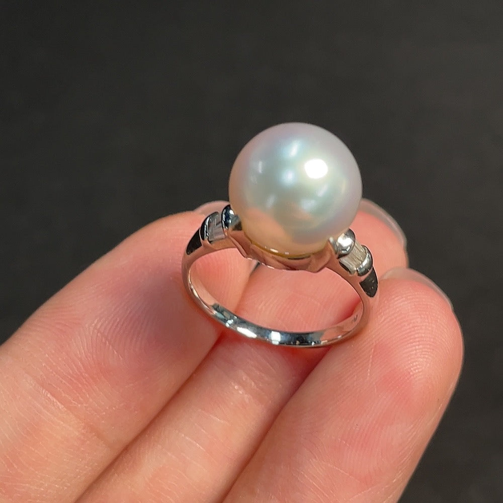 HKHQ seawater pearl inlaid gold ring with diamond accents, size 11, 6.02g, featuring lustrous pearls and intricate gold craftsmanship.