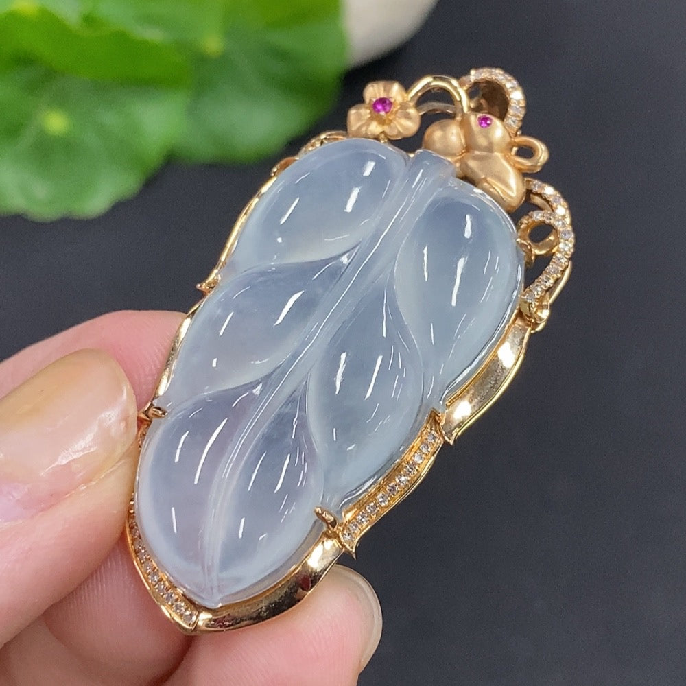 Jadeite Leaf Pendant 18k Gold Total Weight Approx. 13.16g Set with Diamonds (Colorless)