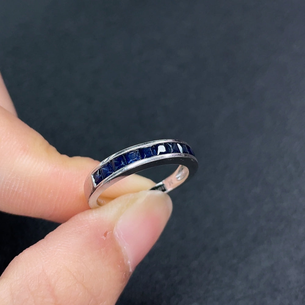 18K blue sapphire ring by HUILIU HQ featuring vibrant blue sapphires, size 14, with a total weight of 3.45 grams.