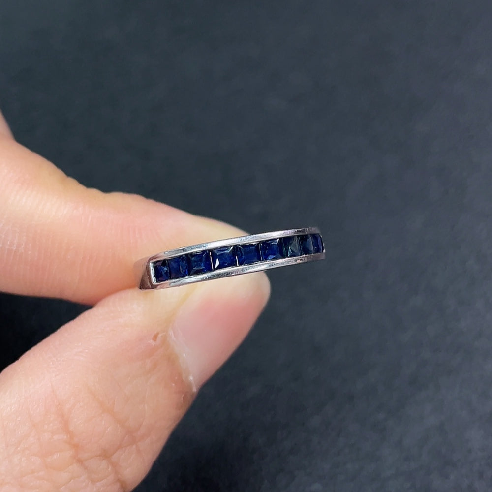 18K blue sapphire ring with gemstones, size 14, from HUILIU HQ, featuring a 3.45g design with vibrant blue sapphires.