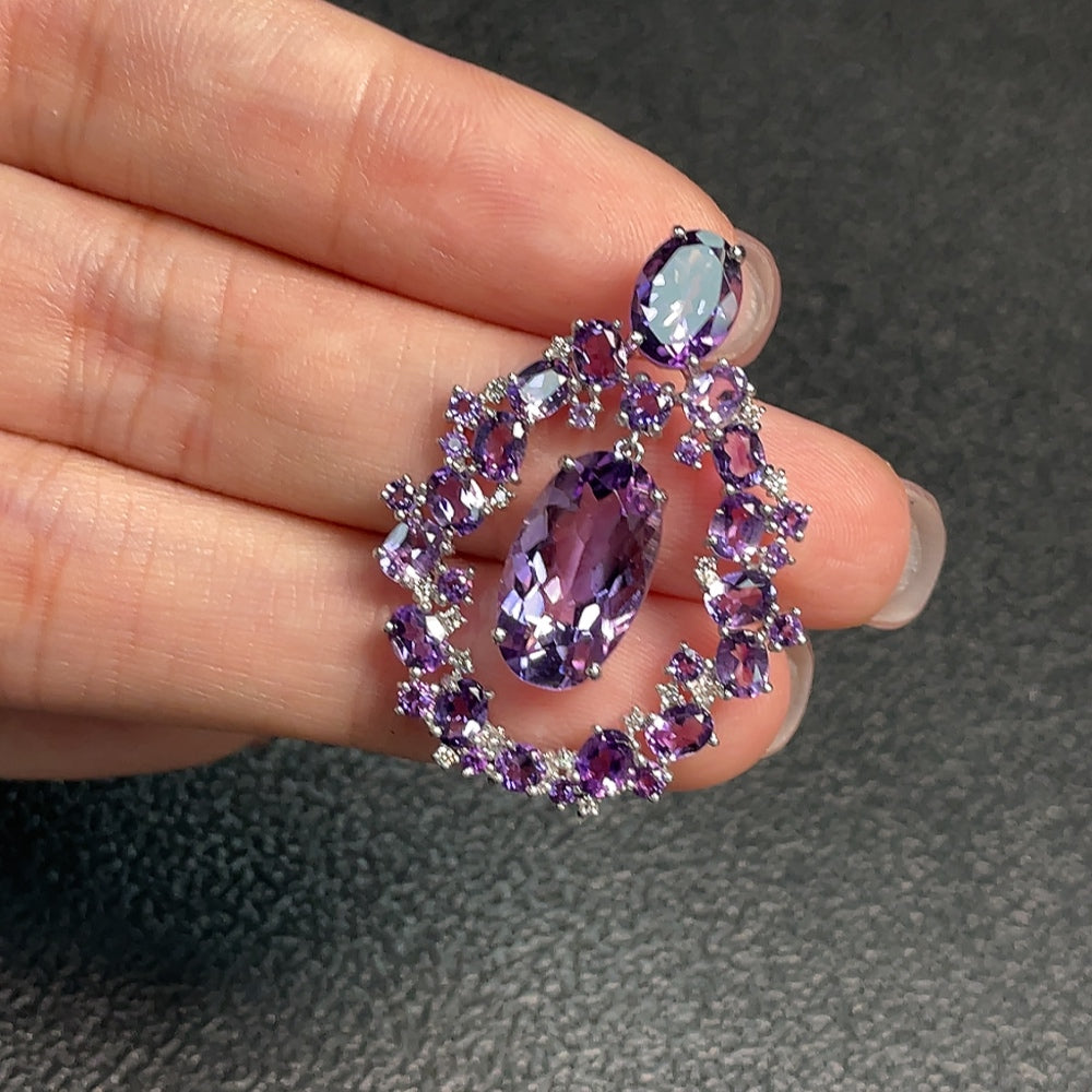 HUILIU HQ 18K gold jewelry featuring sparkling gemstones, with a total weight of approximately 6.25 grams.