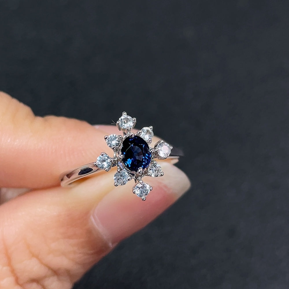 18K gold sapphire ring by HUILIU HQ featuring a vibrant blue sapphire gemstone, size 14, with a total weight of 2.45g.