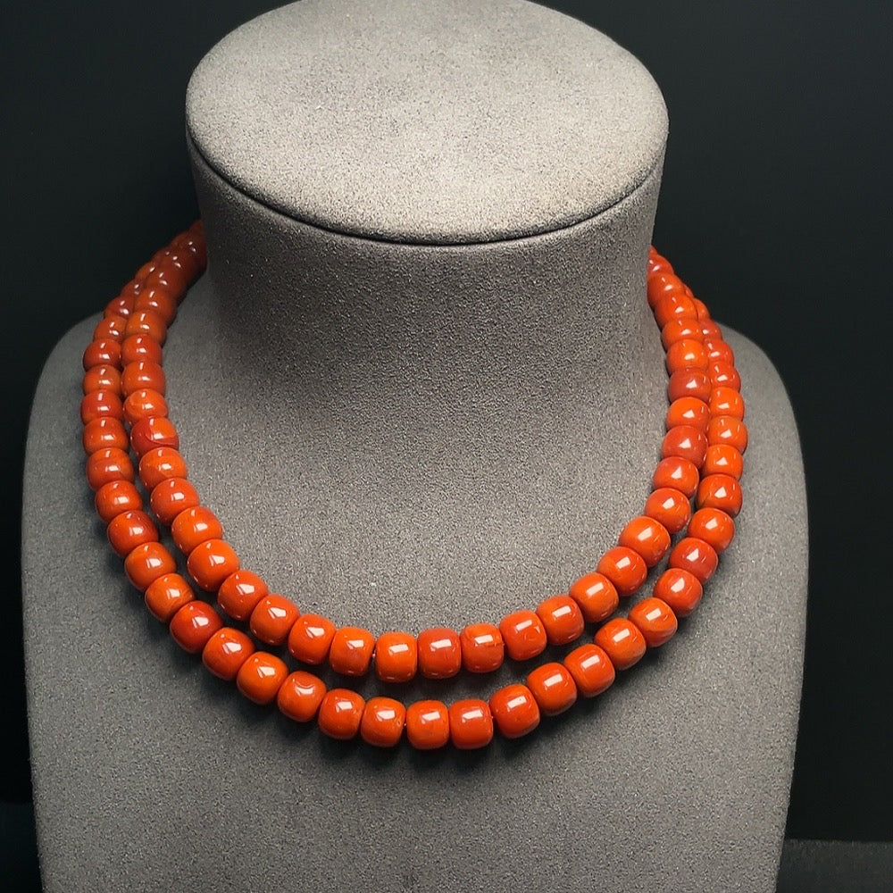 Red Agate gemstone bead necklace by HUILIU HQ featuring visible organic matter, 9.3mm diameter, approximately 120.67g weight.