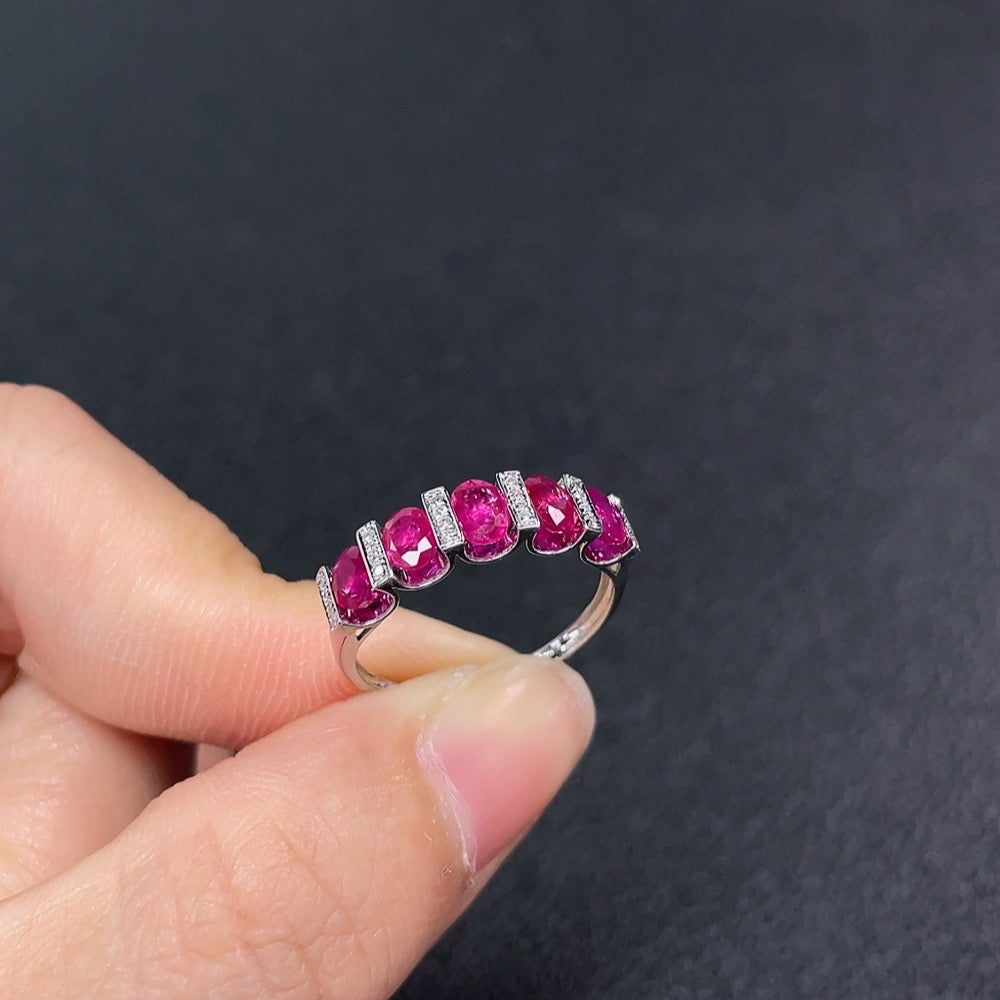 HUILIU HQ ruby ring with 72% gold, set with diamonds, size 16, total weight approx 2.3g, showcasing a vibrant gemstone design.