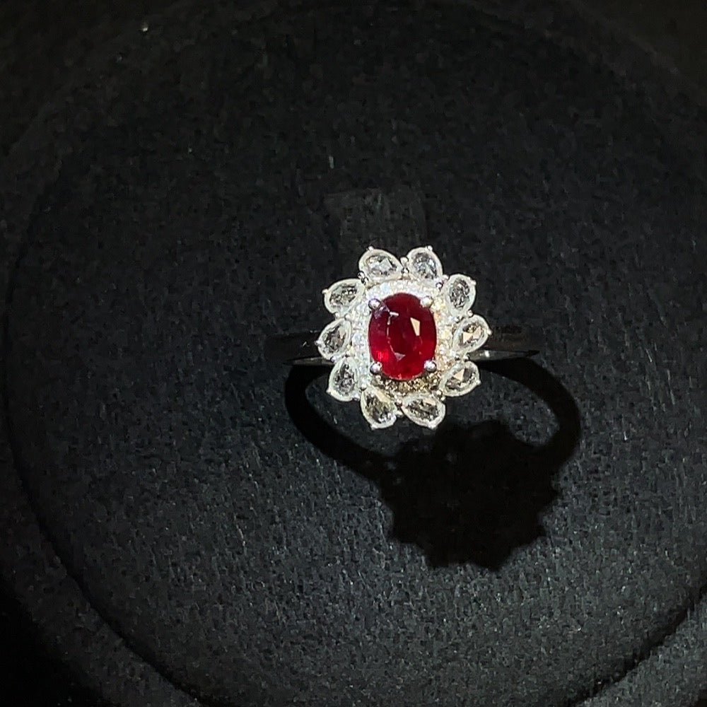 HUILIU HQ gold ruby ring with diamond accents, featuring a central ruby gemstone and subtle diamond details on 18k gold band
