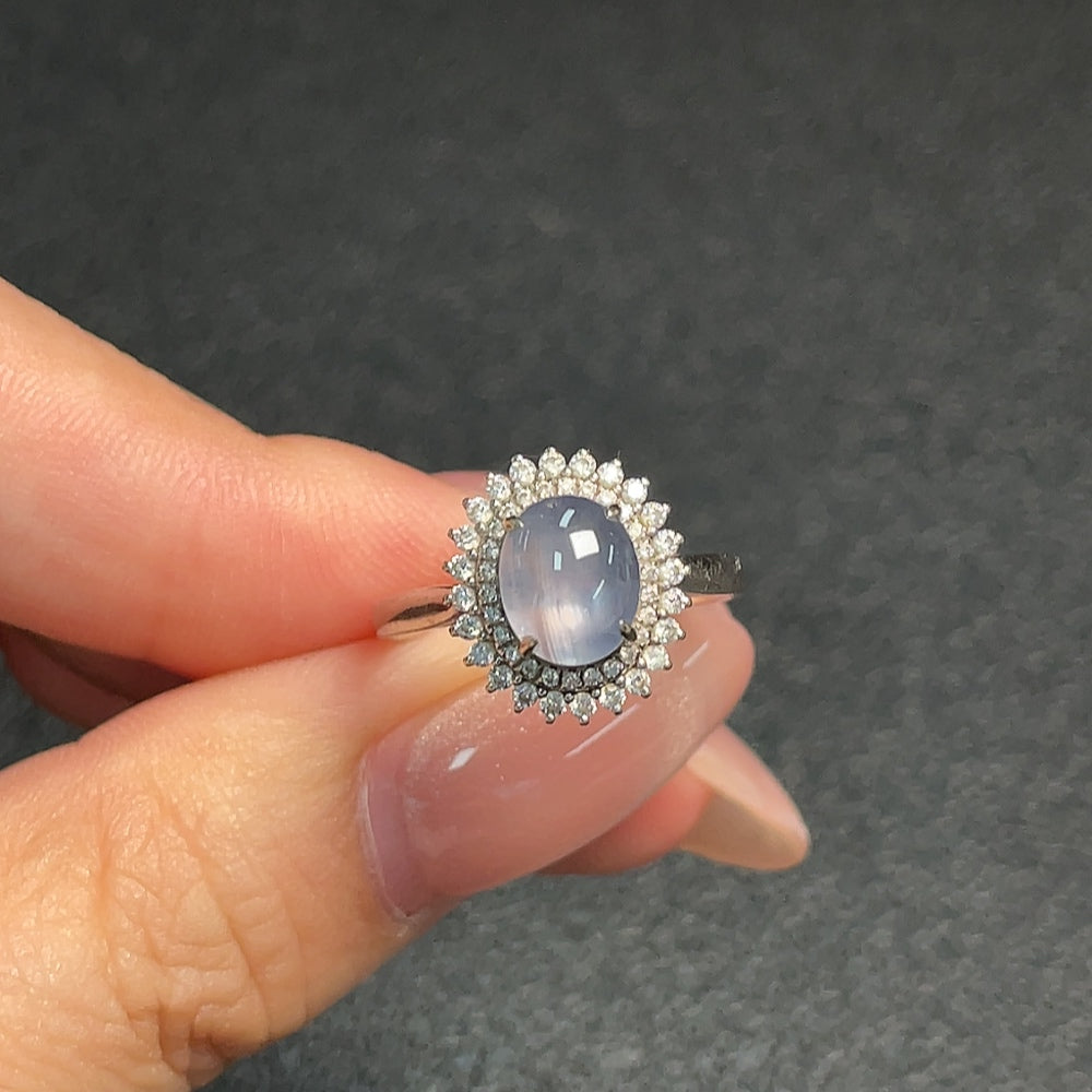 Huiliu HQ sapphire gemstone ring with no diamond, featuring a vibrant blue sapphire set in a sleek band.