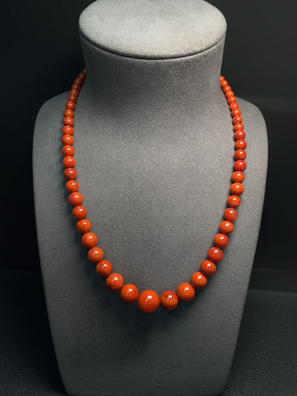 South Red Agate Bead Necklace featuring organic matter, with beads 5.3-14.1mm, weighing 53.62g, from HUILIU HQ gemstone collection.