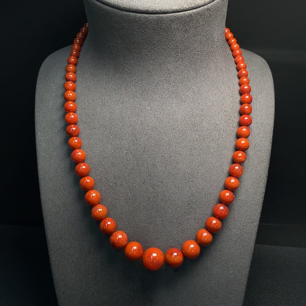 South Red Agate gemstone bead necklace by HUILIU HQ featuring organic matter, 5.3-14.1mm beads, non-gold, weighing 53.62g.