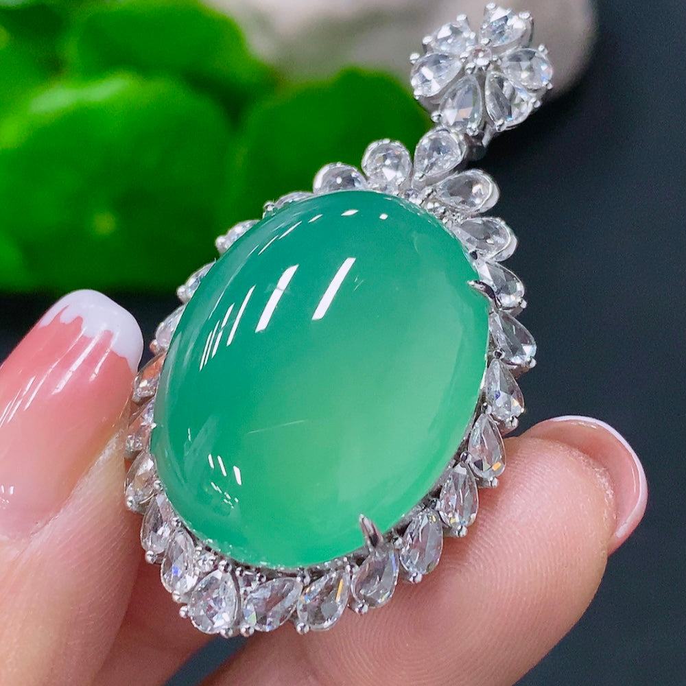 Huiliu certified Natural Grade A jadeite cabochon pendant with 18k inlaid design, weight 18.16g, valued at $13,563 USD.