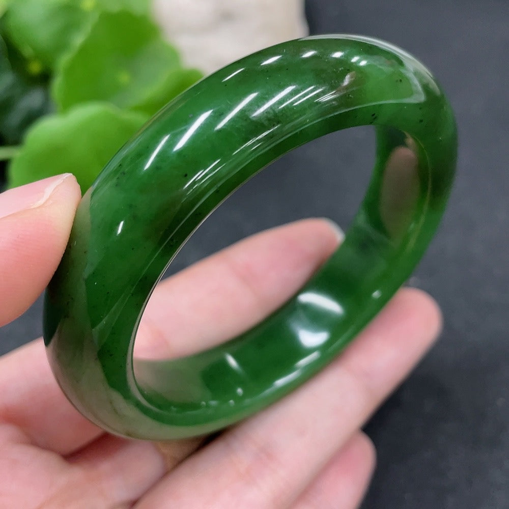Green Hetian Jade round bracelet by HUILIU HQ, size 52.5, weighing approximately 59.7g, featuring smooth polished jade beads.