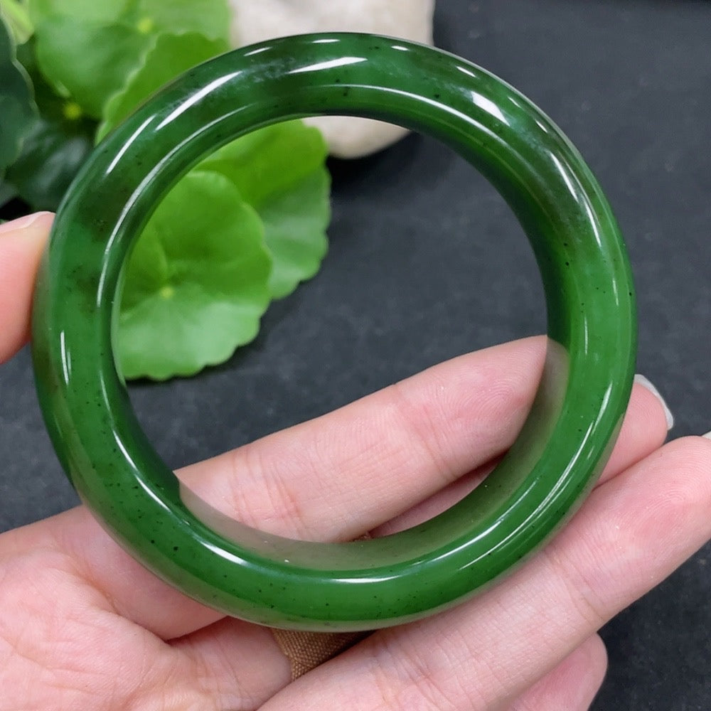 Green Hetian Jade round bracelet by HUILIU HQ, size 52.5, weighing approximately 59.7g, showcasing smooth polished jade beads.