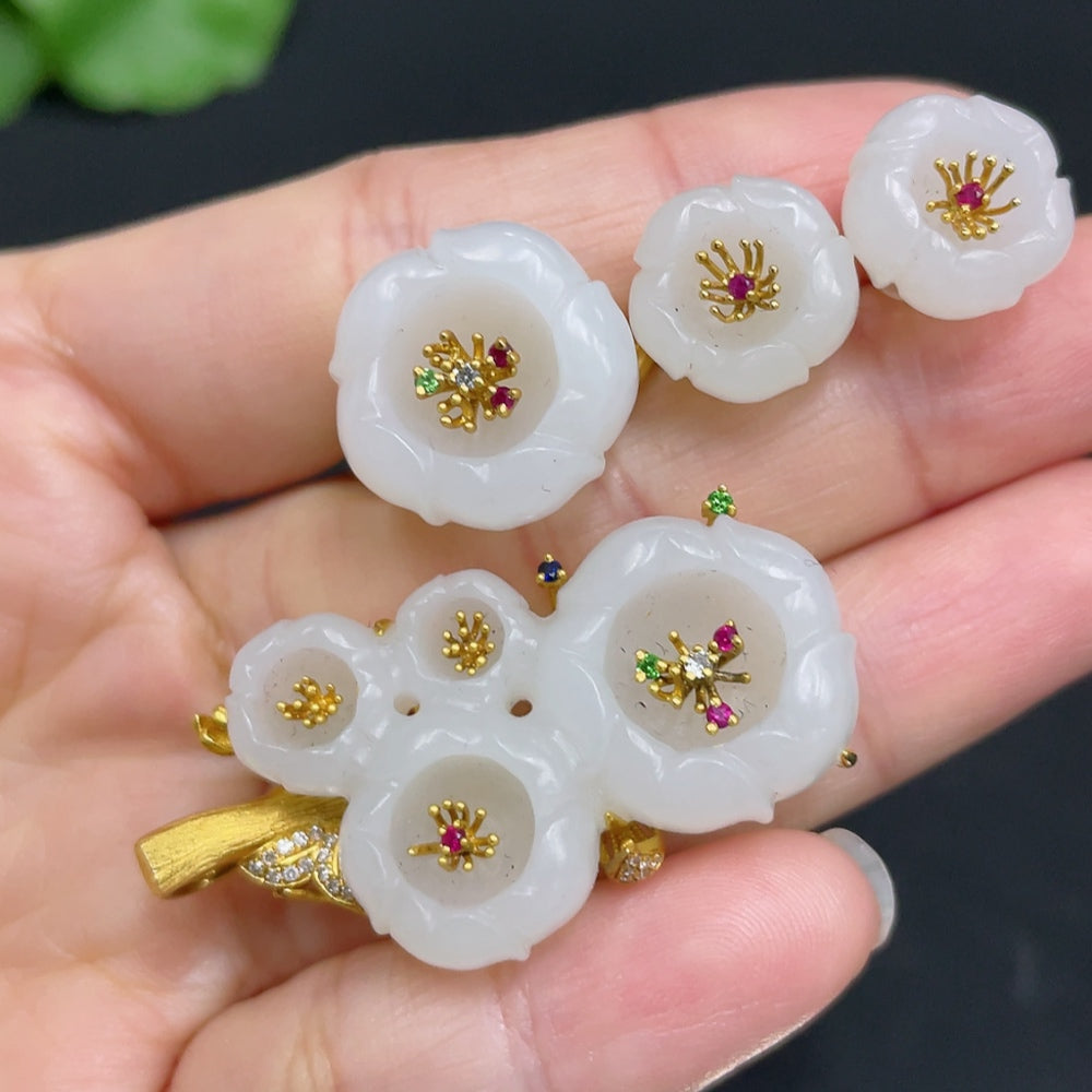 HUILIU HQ Hetian jade inlaid pendant earrings and ring set in 18k gold with diamond accents, including ear studs, weight 18.2g.