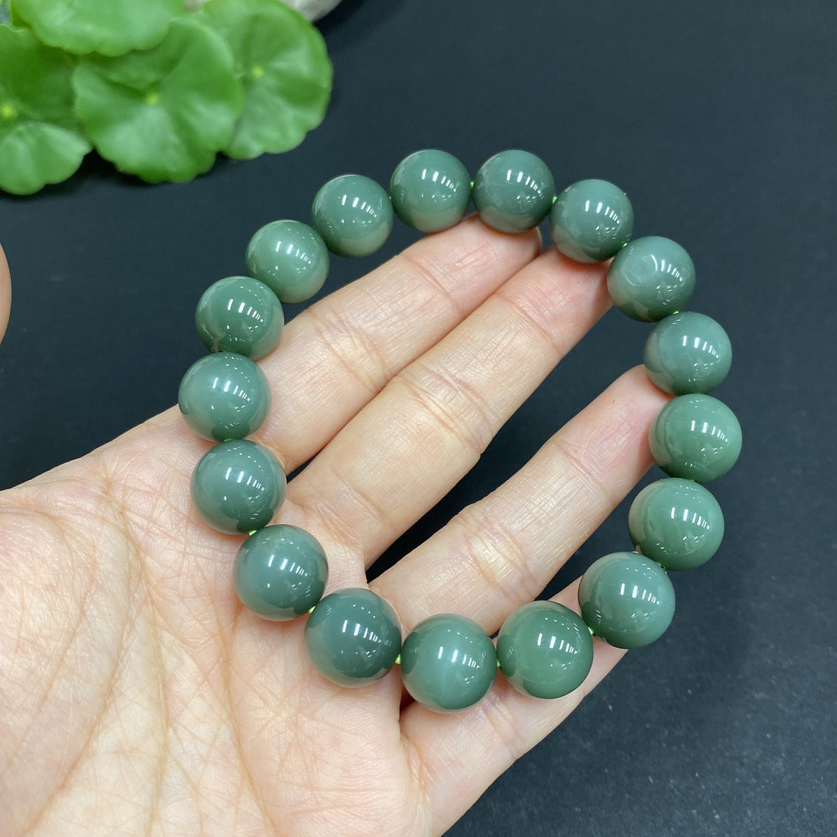 Hetian Jade Jasper bracelet with 11.6mm beads, featuring natural jade and jasper stones, weighing approximately 47.1g.