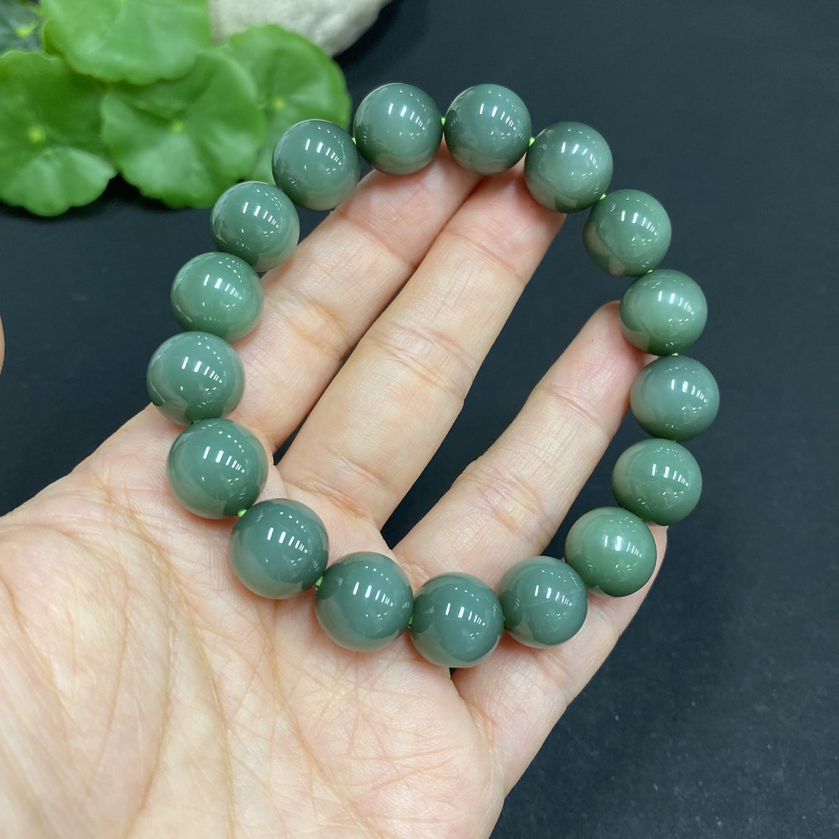 Hetian Jade Jasper bracelet with 11.6mm beads, weighs approximately 47.1g, crafted by HUILIU HQ, featuring natural jade and jasper stones.