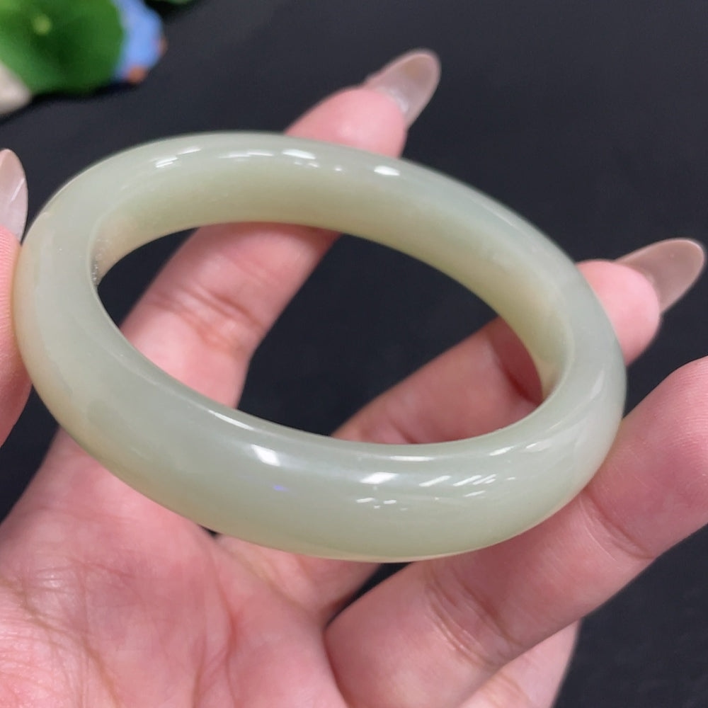 Huiliu HQ Hetian Jade round bangle, certified Huiliu jade jewelry, smooth circular jade bracelet with natural green hue