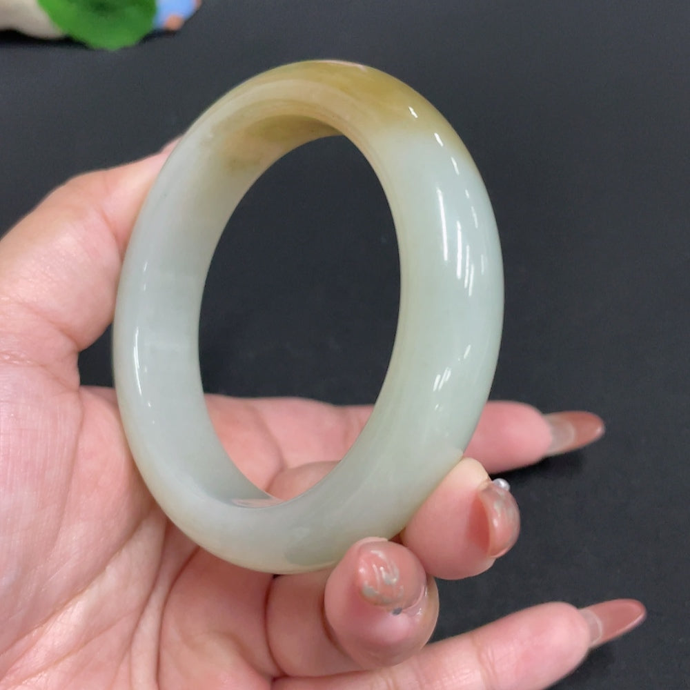 Hetian jade round bracelet by HUILIU HQ, 57.6mm size, approximately 75.2g, featuring smooth, polished jade beads.