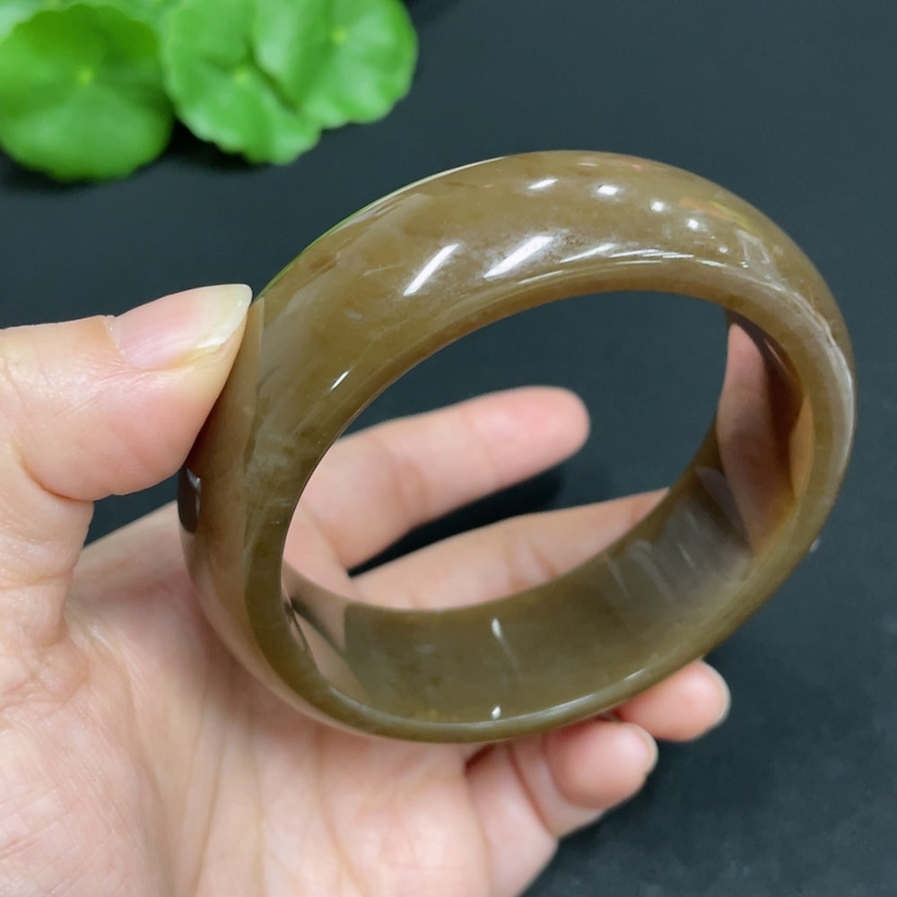 Hetian Jade round bracelet by HUILIU HQ, 59.3mm size, approximately 89.5g, featuring smooth jade beads on a string.