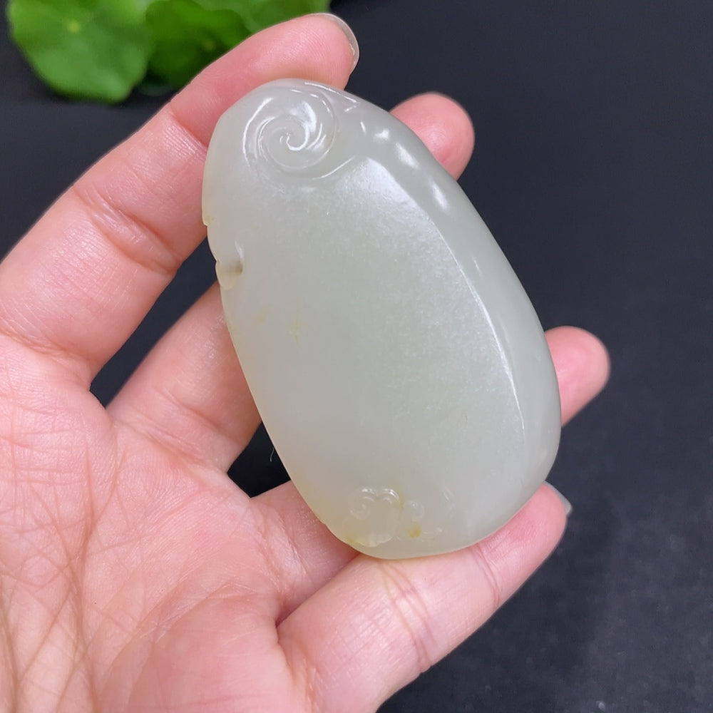 Hetian Jade Seed Material Pendant featuring Guanyin figure, crafted from HUILIU HQ jade, weighs approximately 45.7g.