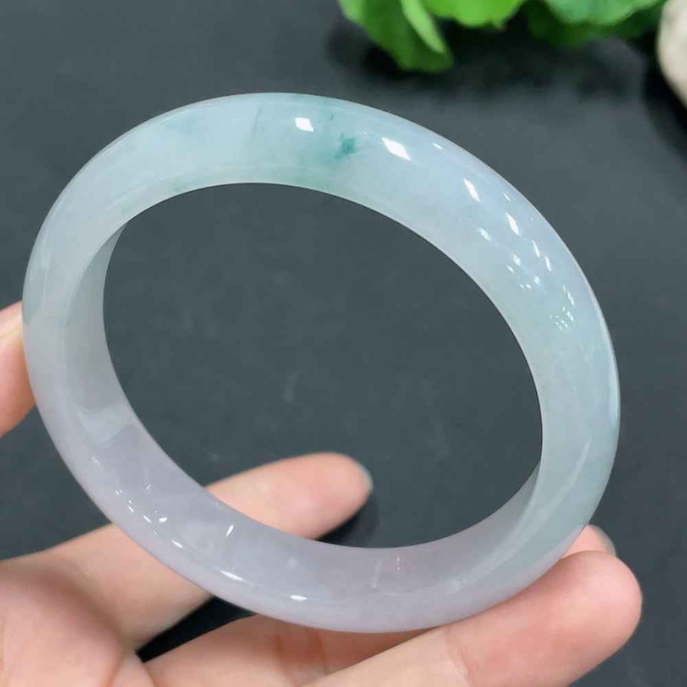 HUILIU HQ jadeite bangle, 58.8mm size, weighing 56.4g, smooth and polished jade bracelet with natural green hues.