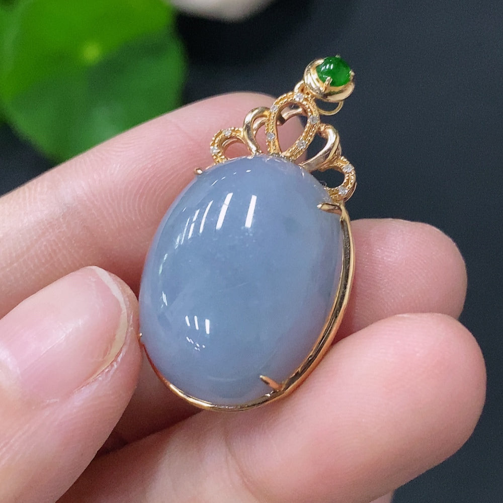 HUILIU HQ jadeite bezel-set cabochon pendant with 18k gold and diamond accents, showcasing elegant jewelry design.