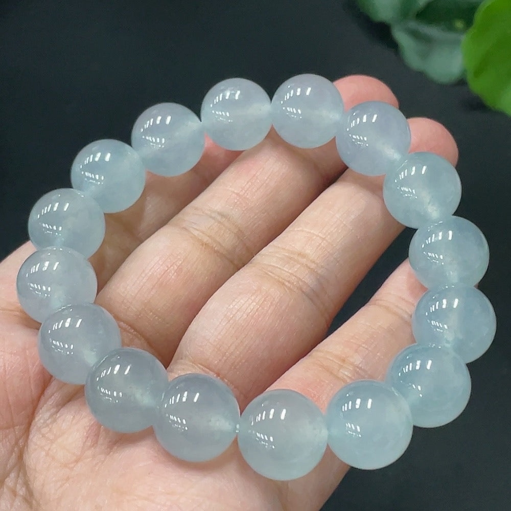 HUILIU HQ jadeite bracelet, 12.3mm size, crafted from green jade with a total weight of 50.6g, close-up of smooth polished stones
